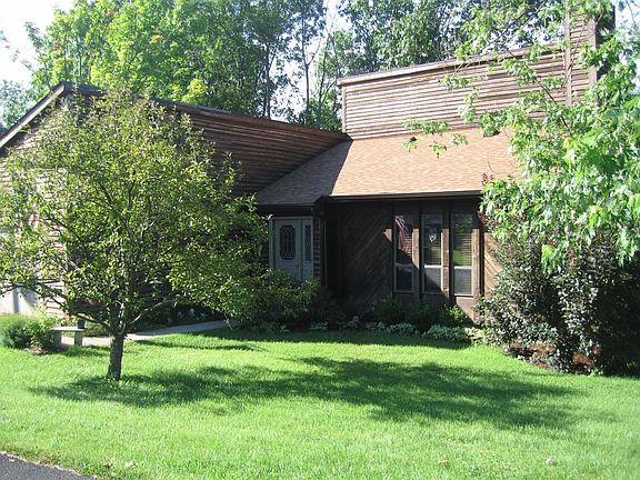 2nd image of 4 Kelley Ln