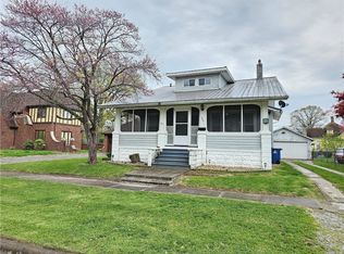 320 E 3rd St, Flora, IL 62839