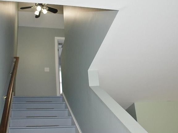 Stairs Up &amp;amp; fan (2000x1339)