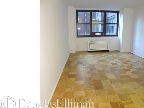 4th image of 200 E 72nd St APT 5D