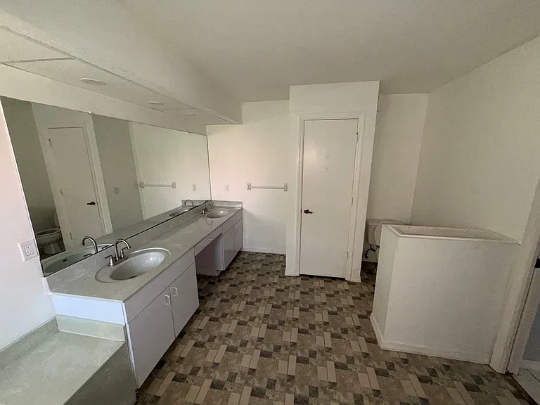1474 Dewitt St — Photo 26