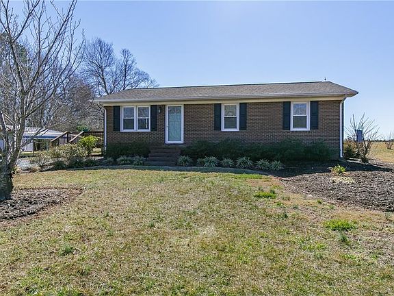 4th image of 4008 Lebanon Rd