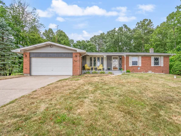 14190 Oak Hollow Dr, Big Rapids, MI 49307