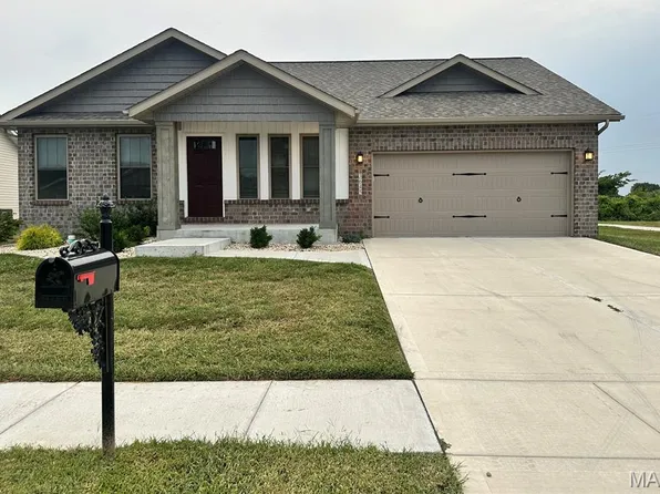 3645 Justine Dr, Pontoon Beach, IL 62040