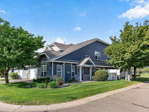 440 Hickory Ln N, Oakdale, MN 55128