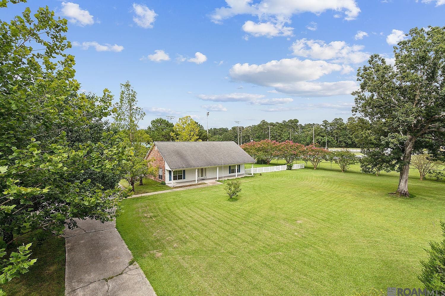 18930 King George Bay Rd, Livingston, LA 70754 | Zillow