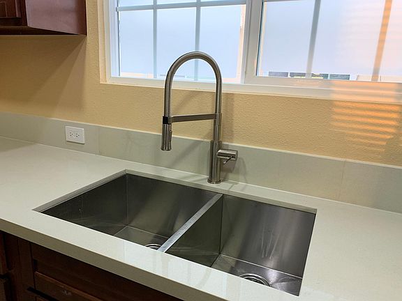 Double undermount kitchen sink
