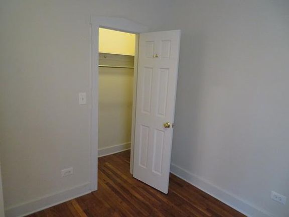 5th image of 847 W Agatite Ave APT 3N