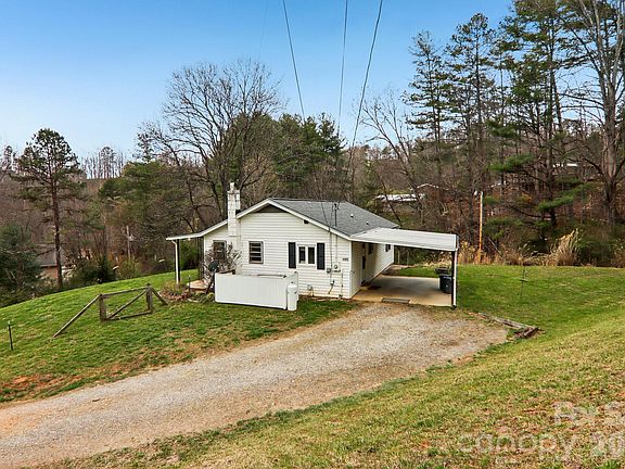 2nd image of 105 Baird Rd