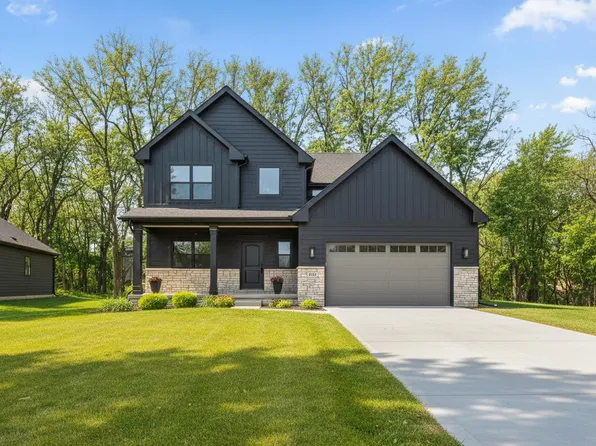 1655 Trailbrook Dr, Valparaiso, IN 46385