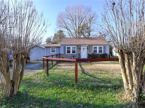 4728 Bowman Ave, Greensboro, NC 27407