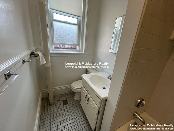 5th image of 236 Kelton St #22