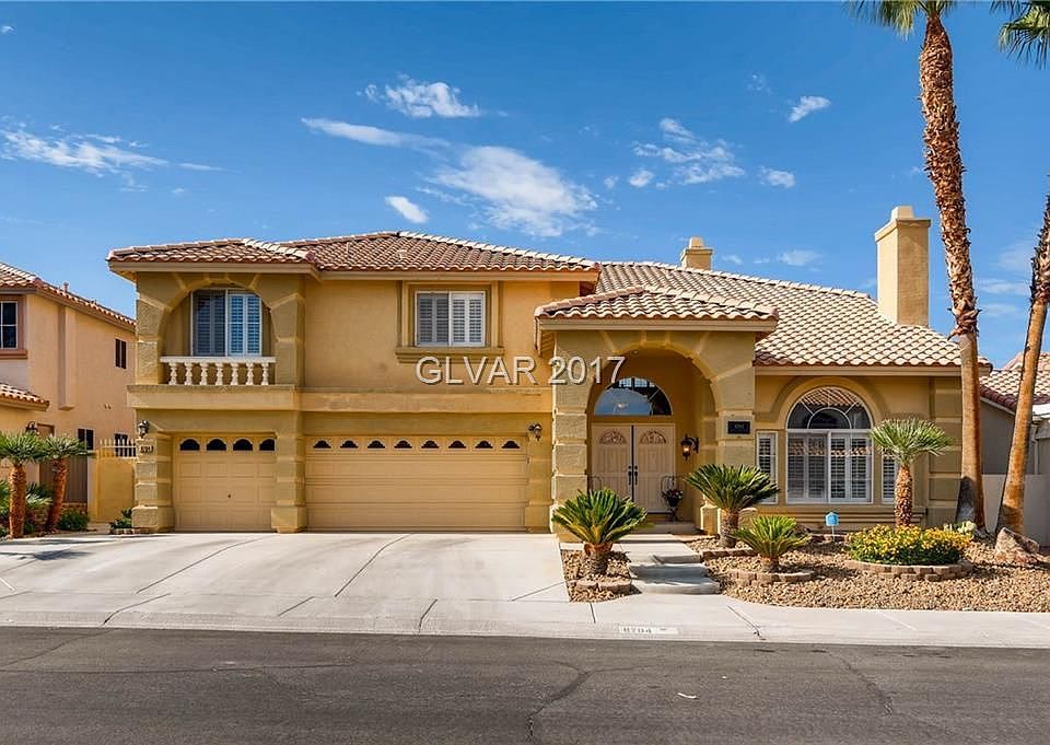 6 bed rooms (5+ lg bonus rm)