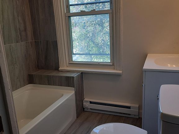5th image of 221 N 2nd St APT 2N