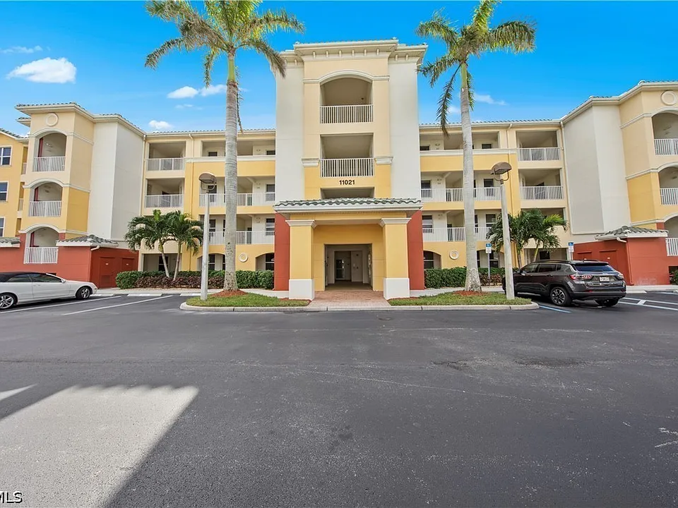 11041 Gulf Reflections Dr #305