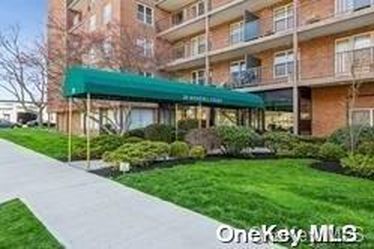 20 Wendell Street #21D, Hempstead, NY, 11550