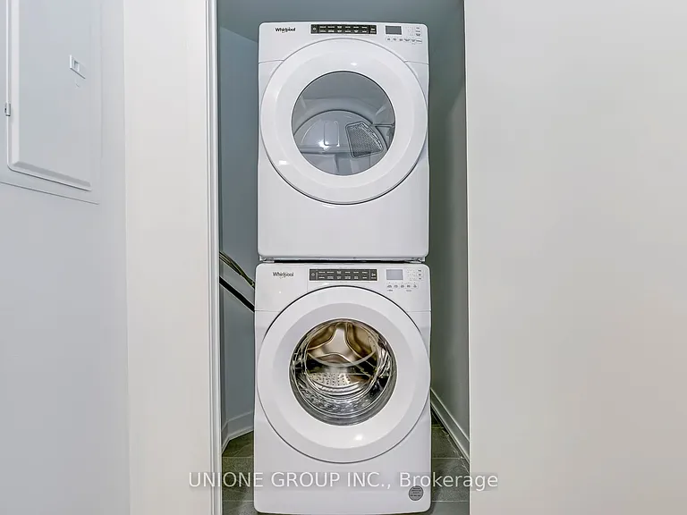 405 Dundas St W #336 — Photo 26