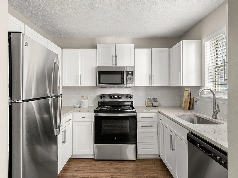 C242920_Sirona_1B1B_106_KITCHEN_02_04_VS
