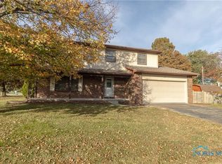 1961 Carvelle Dr, Northwood, OH 43619
