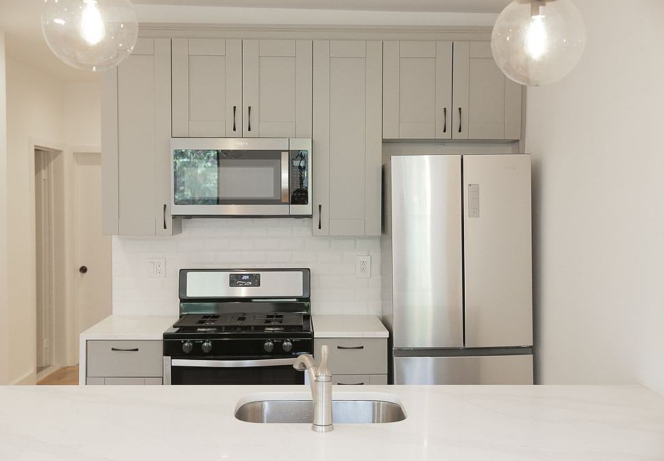 1st image of 335 Marion St APT 2
