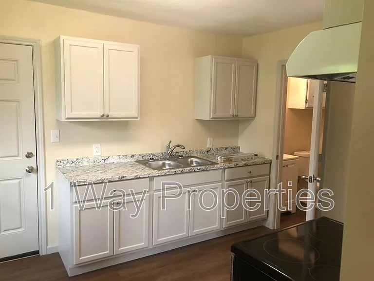 804 Garden Rd #1/2 — Photo 5