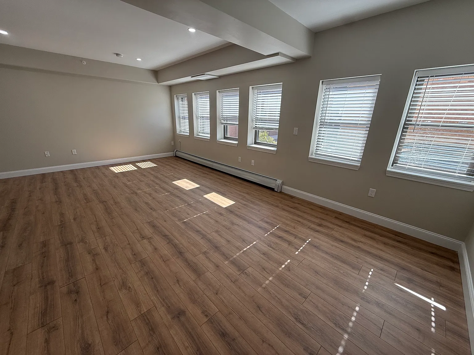 Studio, 525 sqft, $1,895 — Photo 2