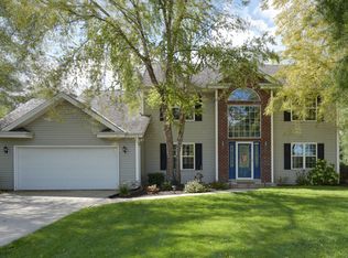 6419 N Sunny Point Rd, Glendale, WI 53217