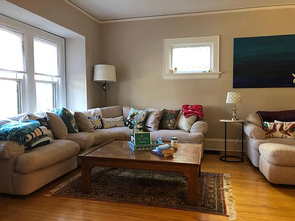 4th image of 2111 E Menlo Blvd