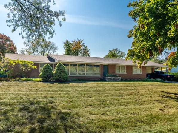 4610 Main St, Lisle, IL 60532