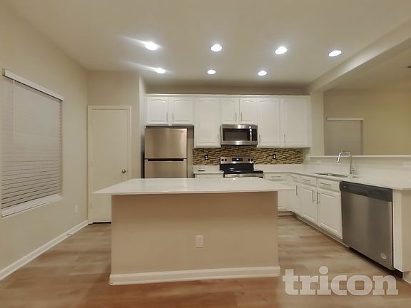 5th image of 17102 N 185th Ln