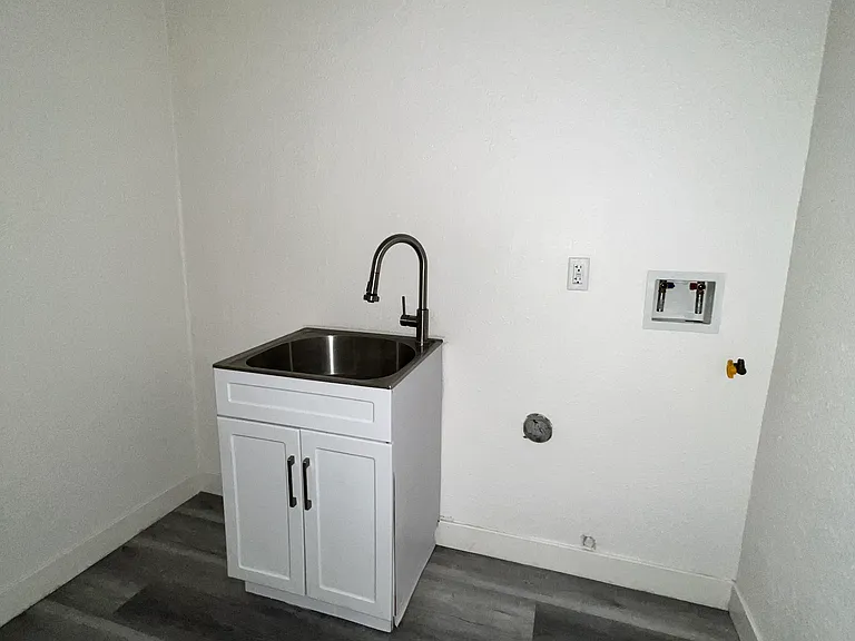 441 E 19th St #441 — Photo 7