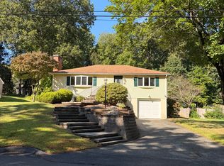 5 Linwood Dr, Wilbraham, MA 01095