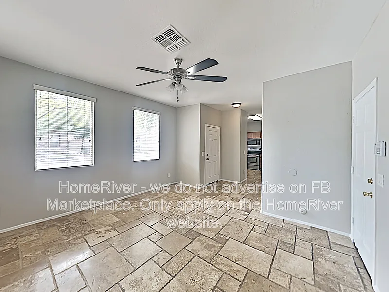 3 bed, 2.5 bath, 1476 sqft, $1,985 — Photo 2