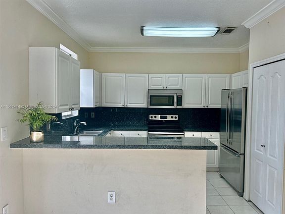 4th image of 11472 NW 43rd Ter