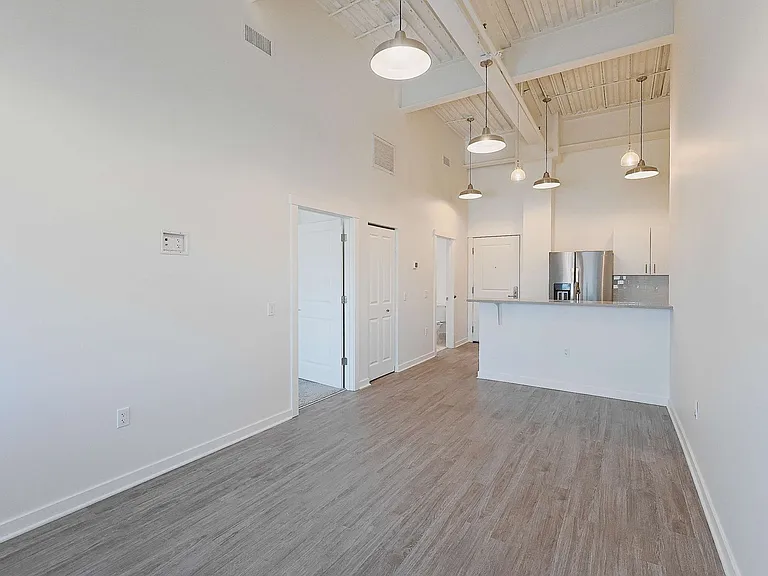 501 S Capitol Ave — Photo 138