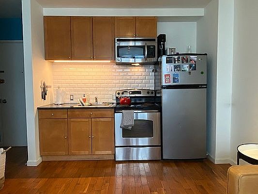 4th image of 73 Pineapple St APT 5F