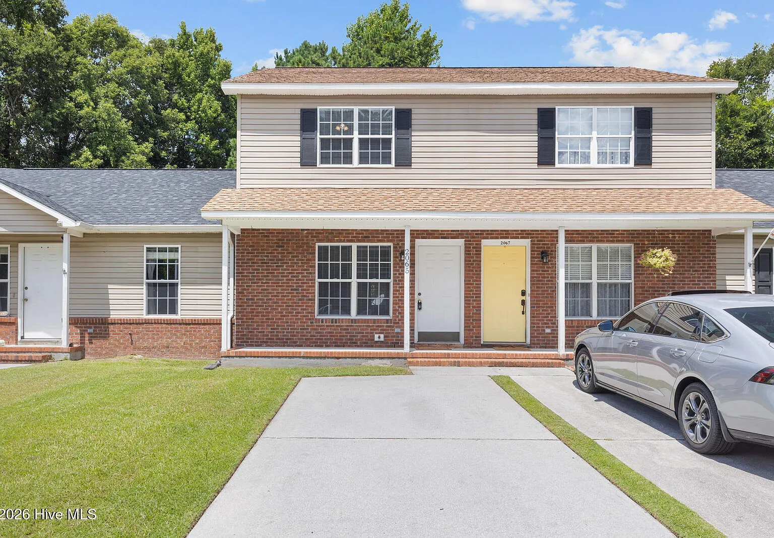 2 bed, 2.5 bath, 992 sqft, $1,250 — Photo 1