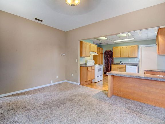 3rd image of 2411 E Boone Ave
