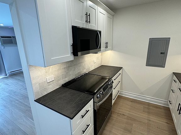 2nd image of 860 E Old Willow Rd APT 142