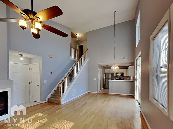 2nd image of 664 Bedford Ct