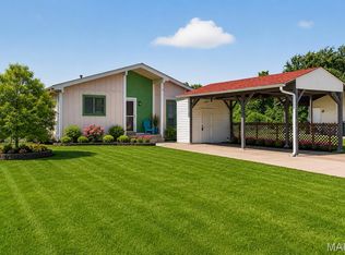 2634 Blue Heron Dr, Florissant, MO 63031
