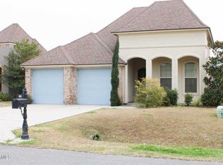 210 Fairwood Dr, Broussard, LA 70518