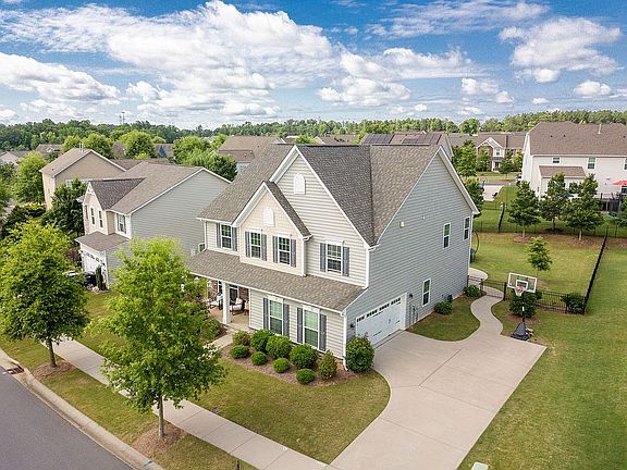 5th image of 5066 Saint Clair St #209