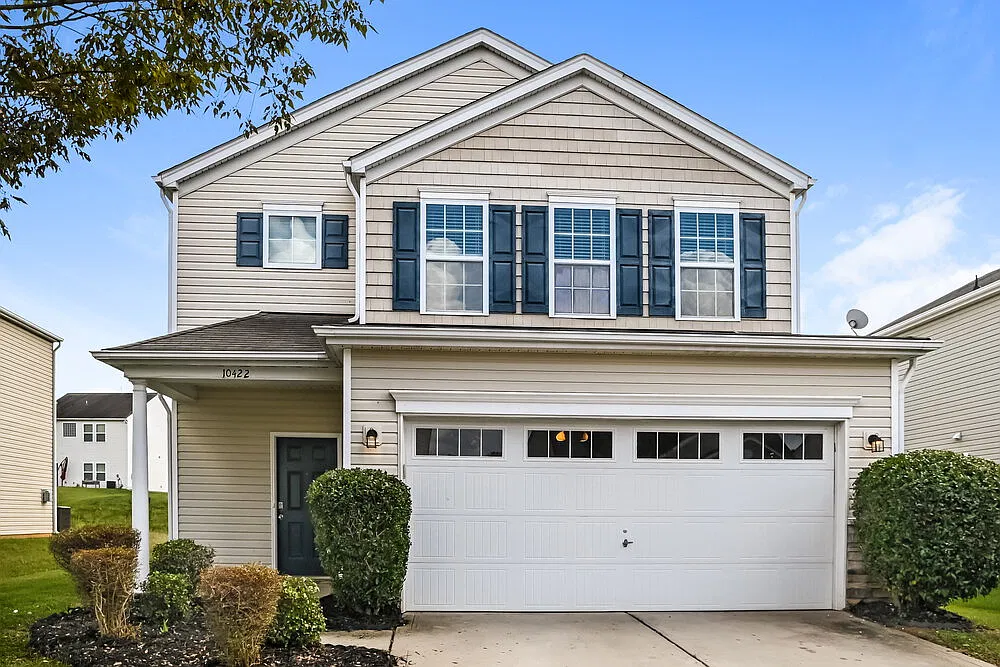 3 bed, 2.5 bath, 2392 sqft, $2,265 — Photo 1
