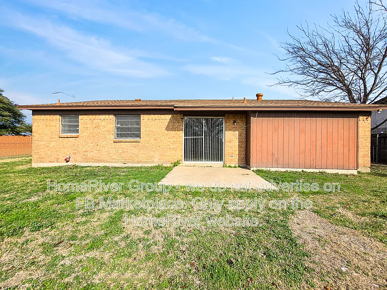 7453 Darien St — Photo 21