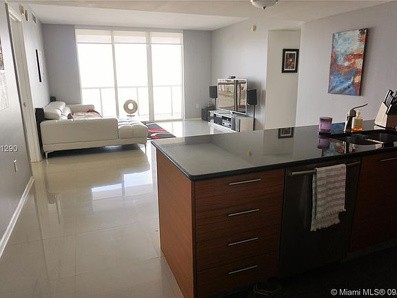 3rd image of 50 Biscayne Blvd APT 2202