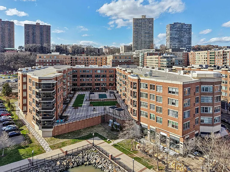 22 Avenue At Port Imperial #413 — Photo 17