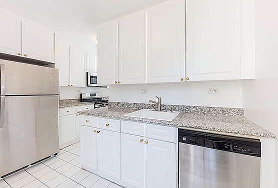 5th image of 401 E 89th St APT 5M