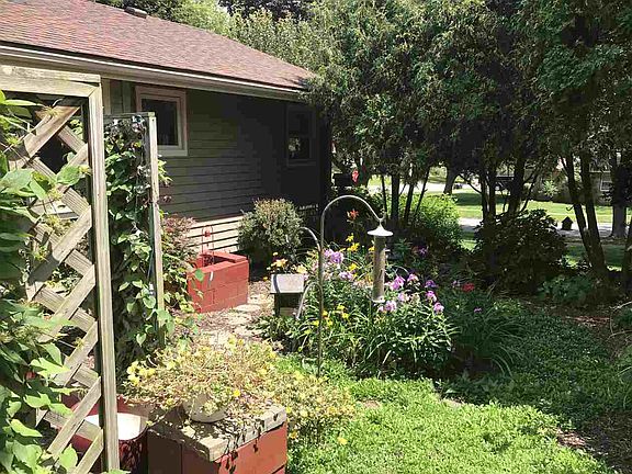 4th image of 3215 Greenwood Ave