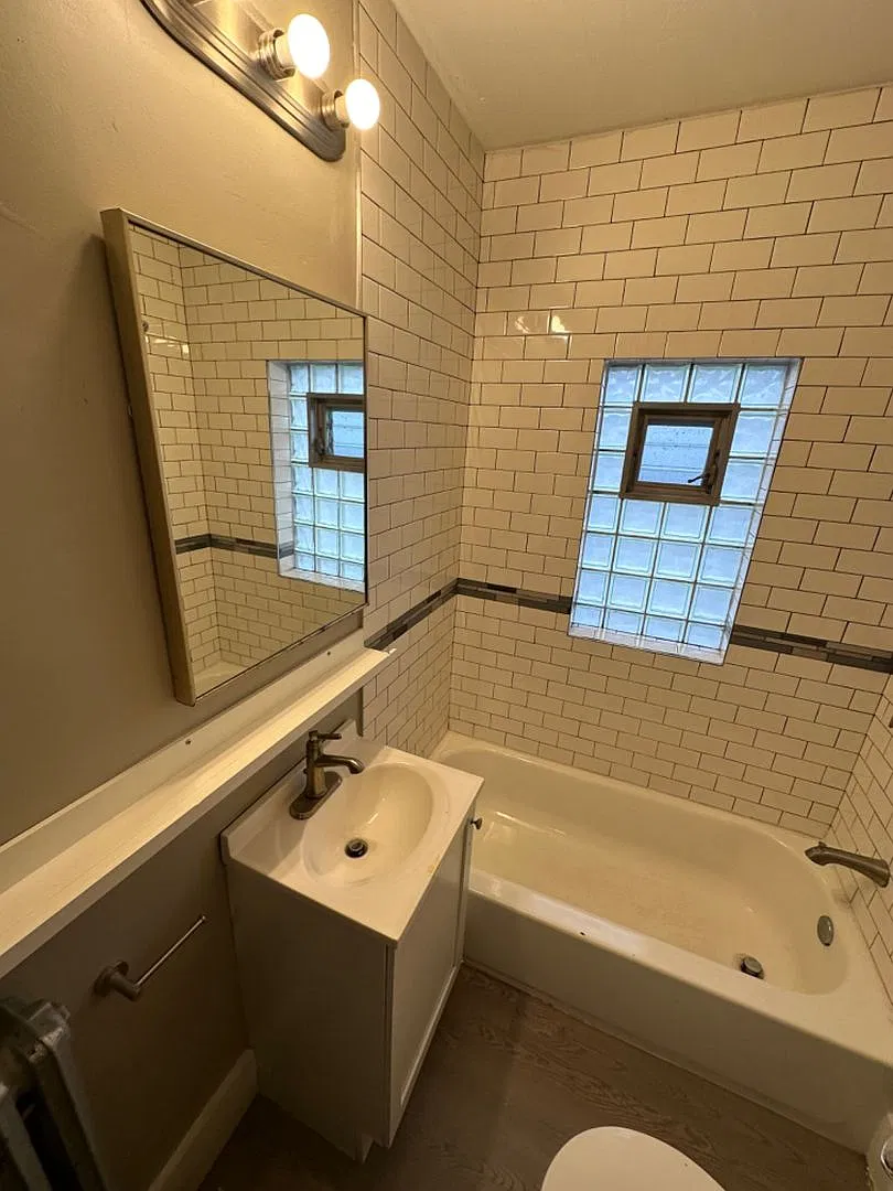 3279 S Kinnickinnic Ave. (6 Unit) — Photo 4